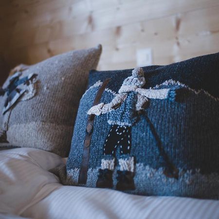 Berghaus Alpenroesli Hotel Клостерс Екстериор снимка