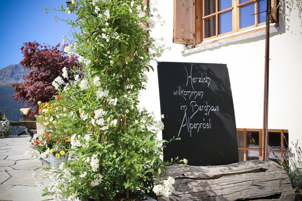 Berghaus Alpenroesli Hotel Клостерс Екстериор снимка