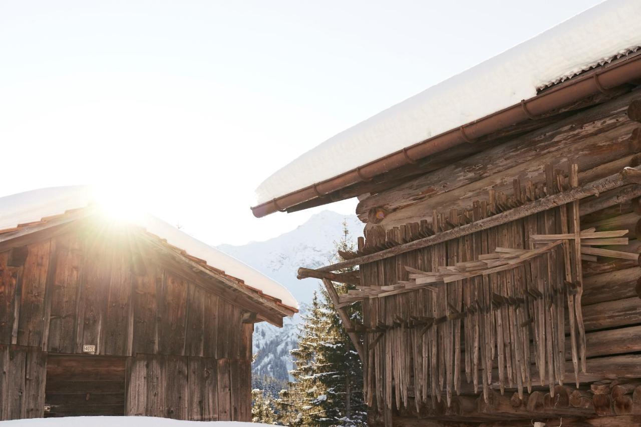 Berghaus Alpenroesli Hotel Клостерс Екстериор снимка