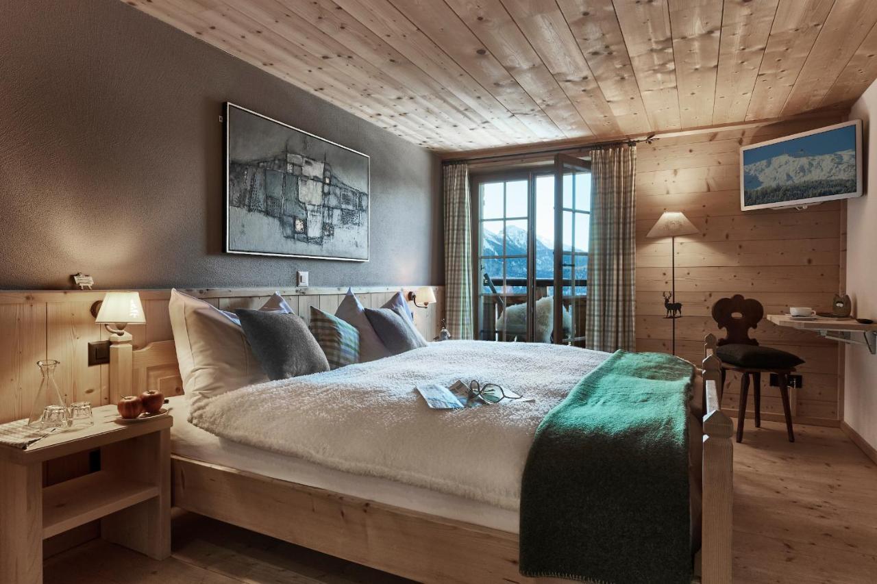 Berghaus Alpenroesli Hotel Клостерс Екстериор снимка