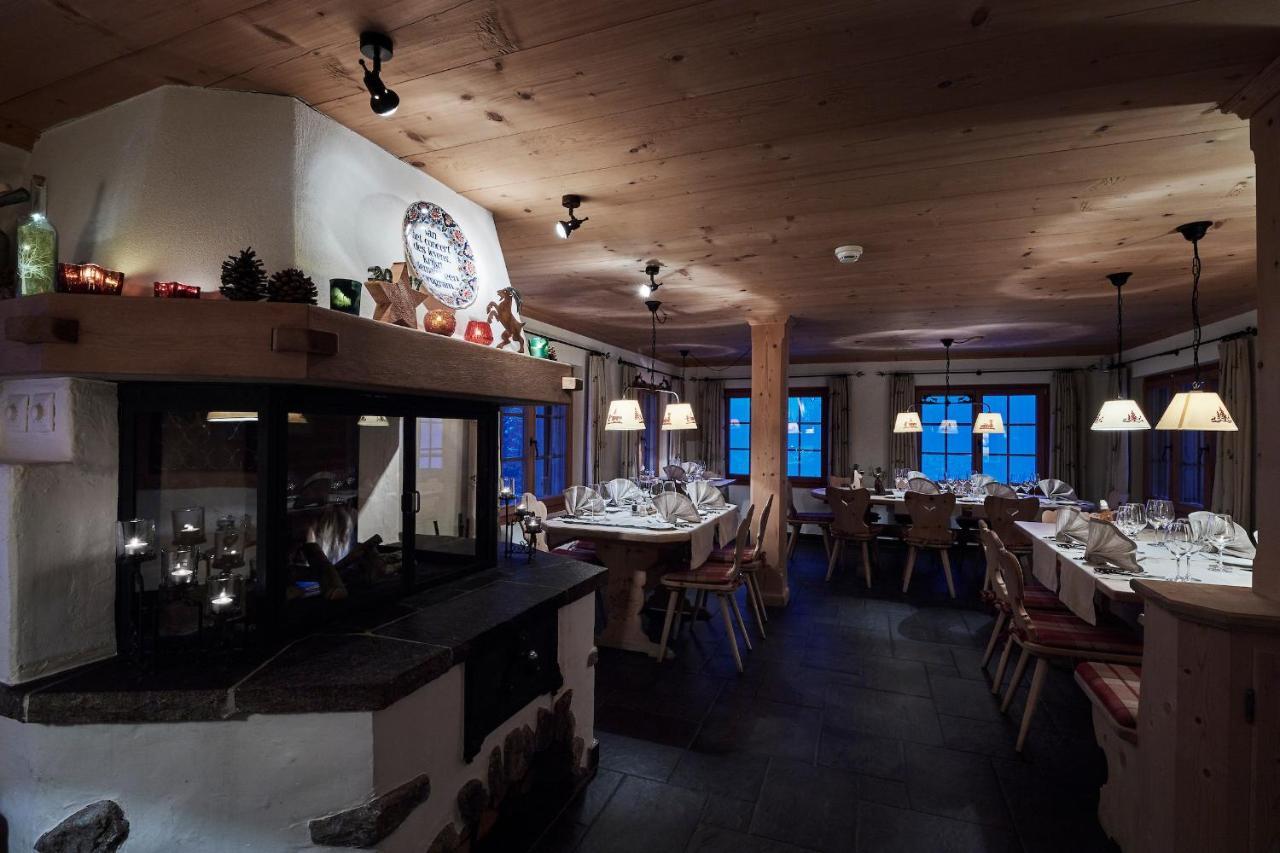Berghaus Alpenroesli Hotel Клостерс Екстериор снимка