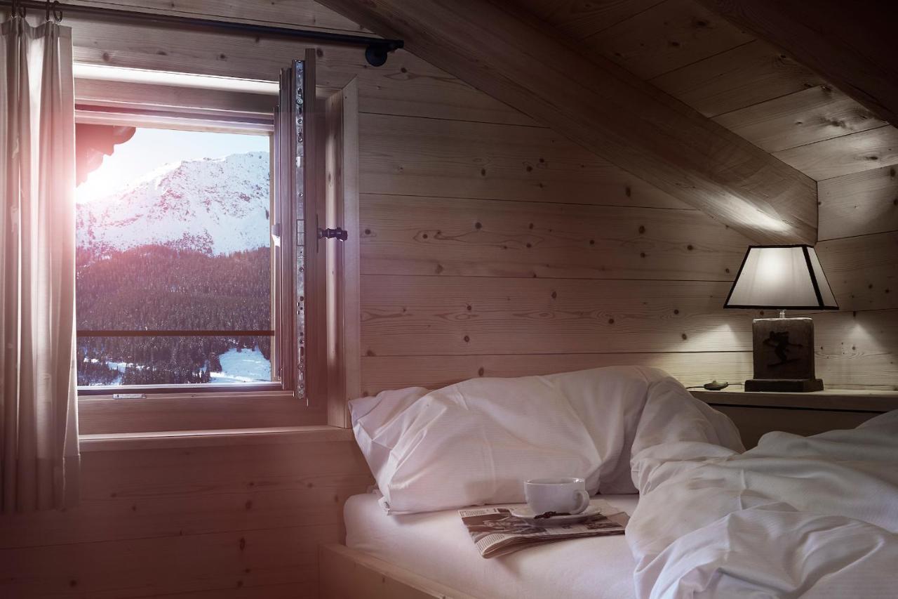Berghaus Alpenroesli Hotel Клостерс Екстериор снимка