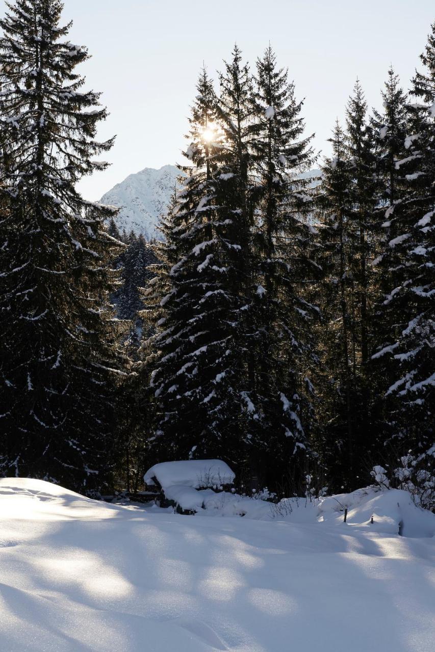 Berghaus Alpenroesli Hotel Клостерс Екстериор снимка