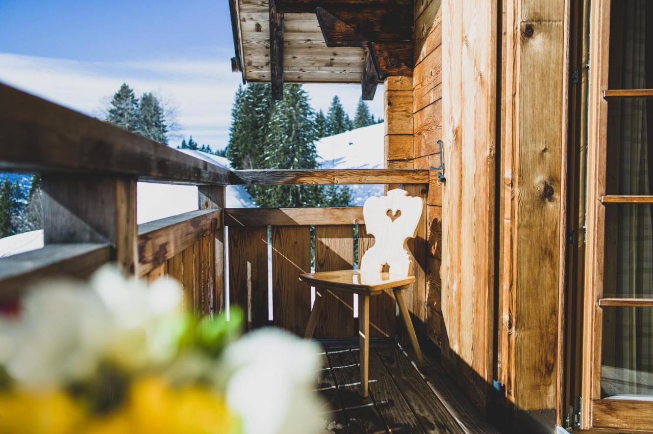 Berghaus Alpenroesli Hotel Клостерс Екстериор снимка