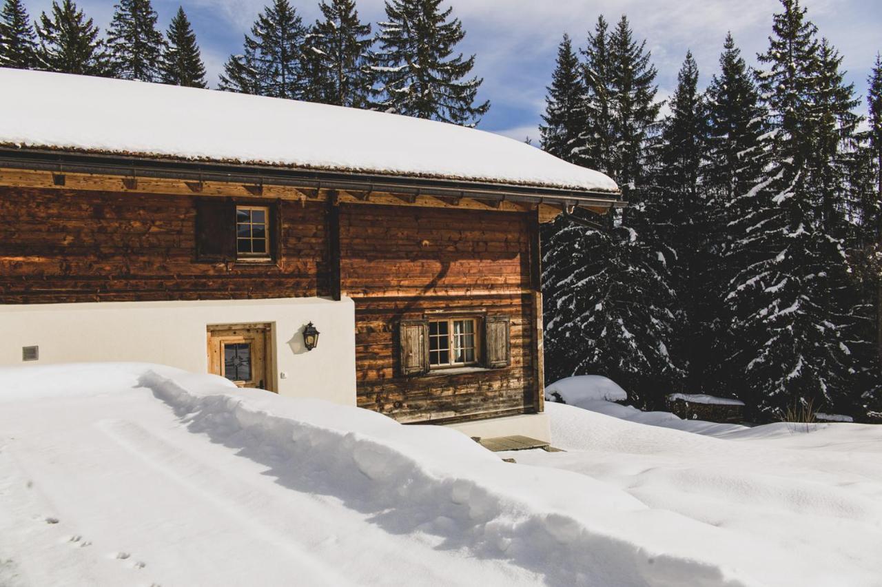 Berghaus Alpenroesli Hotel Клостерс Екстериор снимка