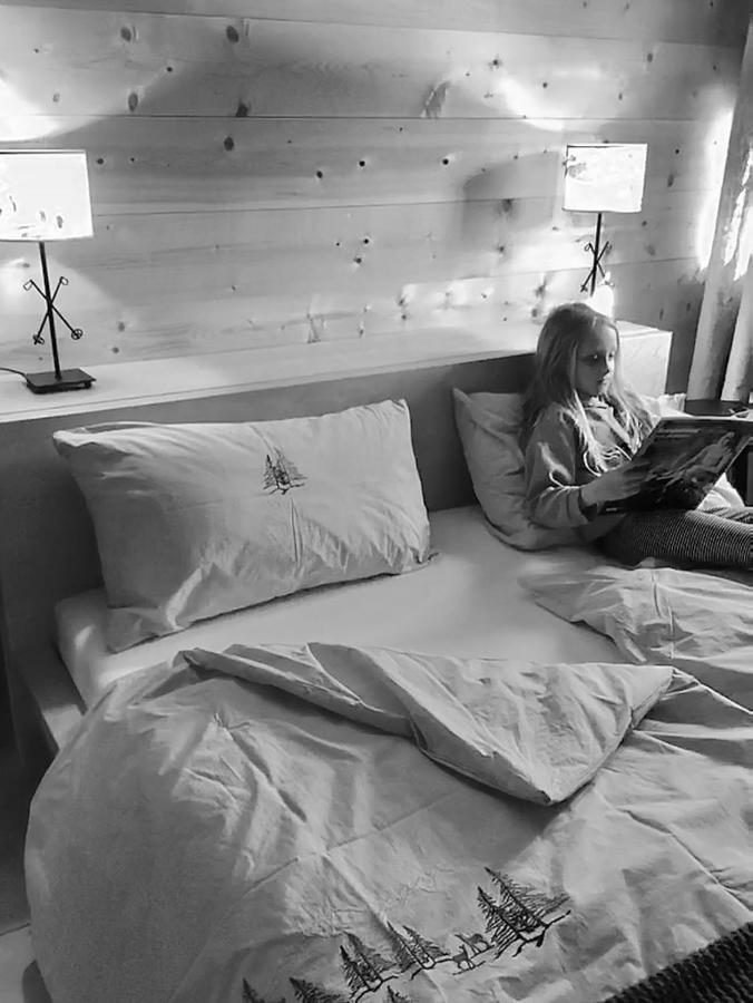 Berghaus Alpenroesli Hotel Клостерс Екстериор снимка